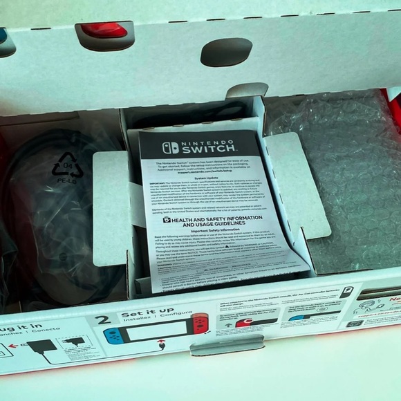 New Nintendo Switch 32GB Console - Picture 10 of 10